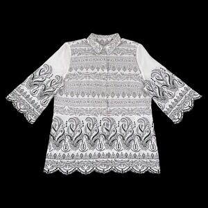 Chicos Top Women 2 (US 12/14) White Black Button Up 3/4 Sleeve Floral Scalloped